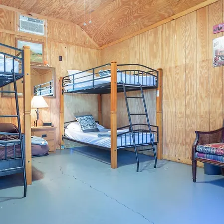Kick Back Ranch Hotel Ramer Exterior photo